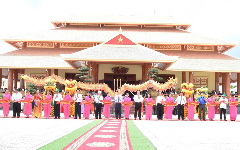 Khánh thành Đền thờ Anh hùng liệt sĩ hy sinh trên tuyến Đường 1C huyền thoại