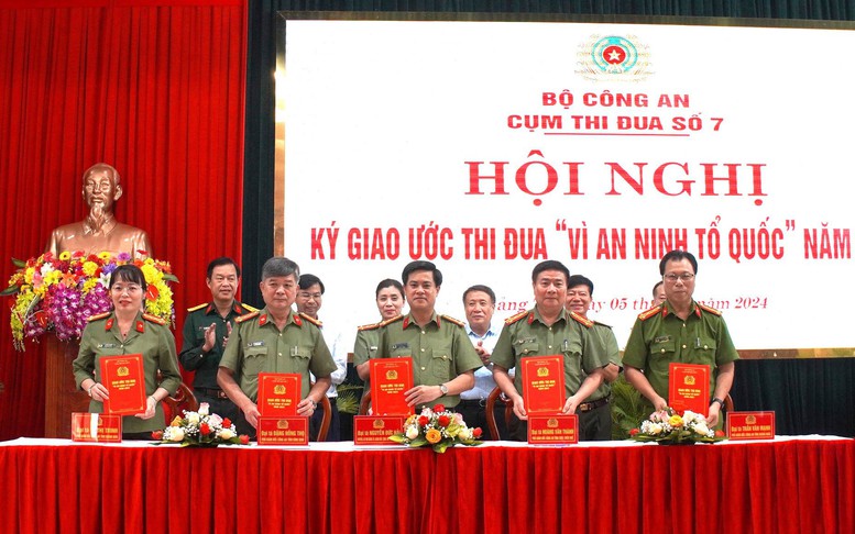 Công an 5 tỉnh miền Trung ký kết giao ước thi đua 'Vì an ninh Tổ quốc'