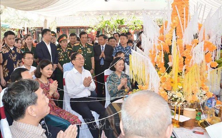 Lãnh đạo Đảng, Nhà nước tham dự lễ đón Tết cổ truyền Bunpimay của Lào