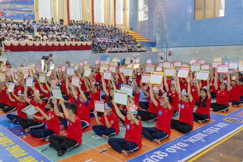 Bồi đắp tình yêu biển, đảo Tổ quốc cho thế hệ trẻ- Ảnh 2.