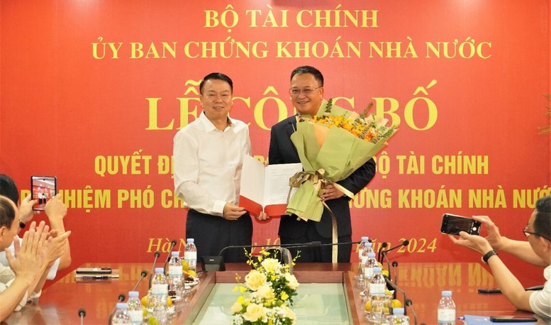 Bổ nhiệm Phó Chủ tịch Ủy ban Chứng khoán Nhà nước- Ảnh 1.