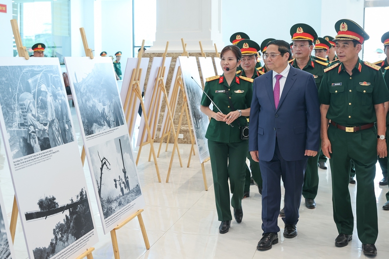 Thủ tướng: Phát huy truyền thống Bộ đội Trường Sơn anh hùng, thực hiện '3 tiên phong' trong thời kỳ mới- Ảnh 2.