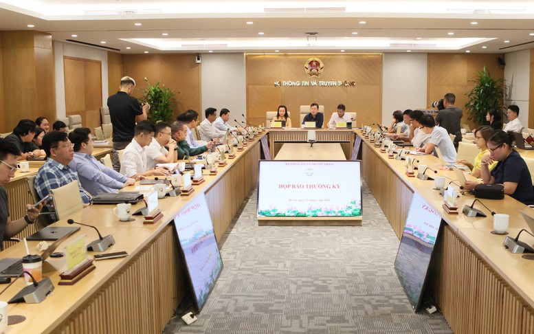 Phạt hành chính không đủ răn đe với người nổi tiếng có phát ngôn, hành vi lệch chuẩn
