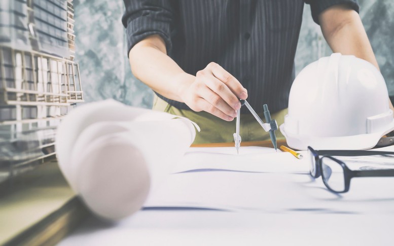 Có được tham gia thiết kế và giám sát cho cùng một dự án?