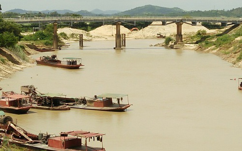 Hoạt động khai thác cát, sỏi trên sông phải đáp ứng các yêu cầu gì?