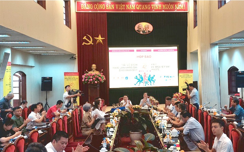 Giải vô địch bóng bàn quốc gia Báo Nhân Dân lần thứ 42