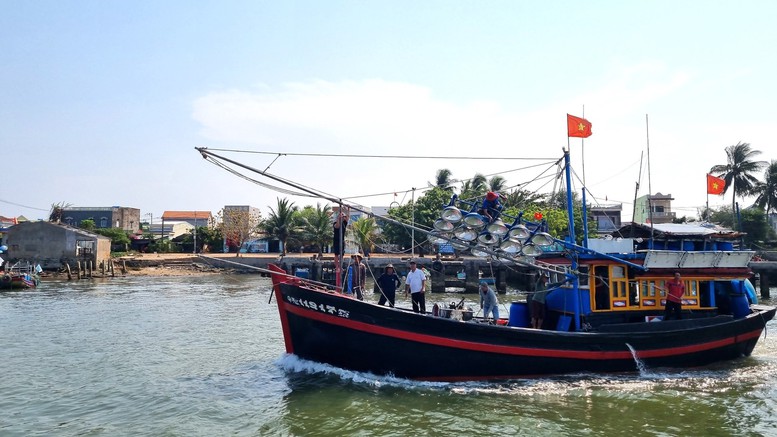 Quảng Ngãi giám sát chặt chẽ tàu cá có nguy cơ cao vi phạm khai thác IUU- Ảnh 1.