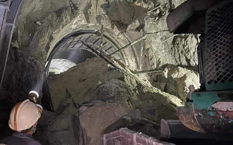 Hơn 2.000 hành khách được trung chuyển an toàn sau sự cố sạt lở hầm đường sắt Chí Thạnh