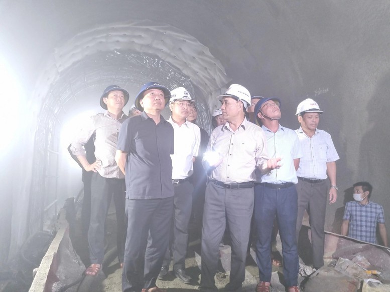 Dự kiến thông hầm đường sắt Chí Thạnh trong 3 ngày tới- Ảnh 2.