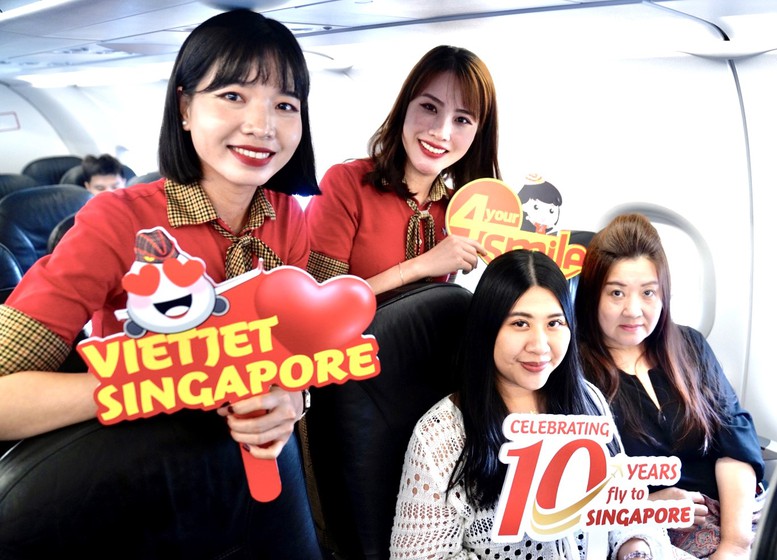 Vietjet bán vé chỉ từ 0 đồng nhân kỷ niệm 10 năm bay Singapore - Ảnh 1.