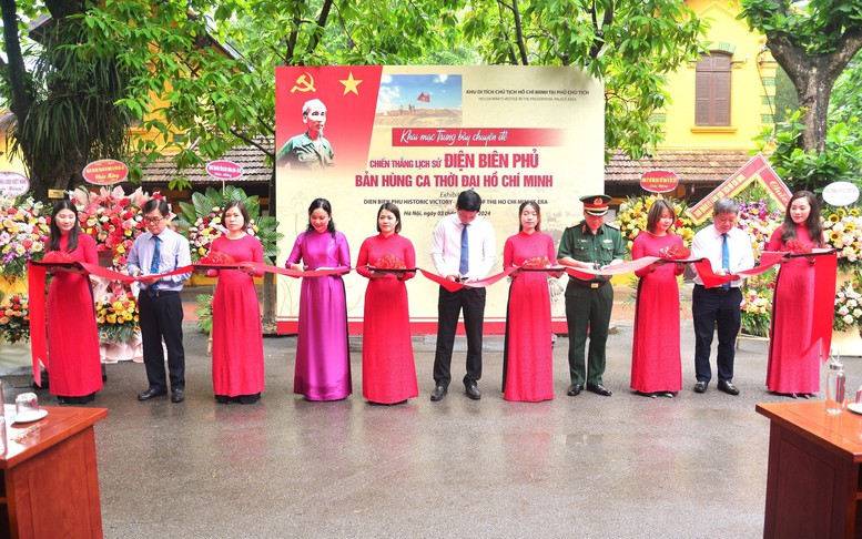 Khai mạc Triển lãm 'Chiến thắng lịch sử Điện Biên Phủ - Bản hùng ca thời đại Hồ Chí Minh'