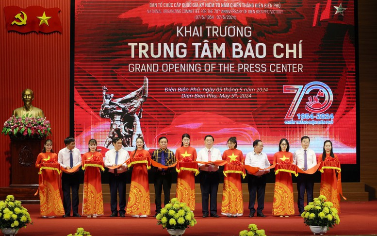Khai trương Trung tâm Báo chí Kỷ niệm 70 năm Chiến thắng Điện Biên Phủ