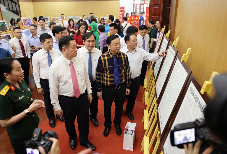 Khai trương Trung tâm Báo chí Kỷ niệm 70 năm Chiến thắng Điện Biên Phủ- Ảnh 2.