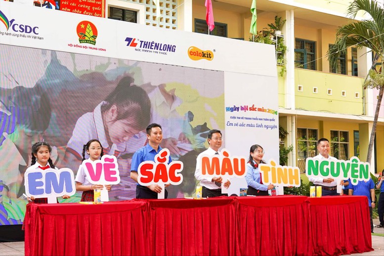 Ngày hội sắc màu với chủ đề 'Em vẽ sắc màu tình nguyện' 2024- Ảnh 1.