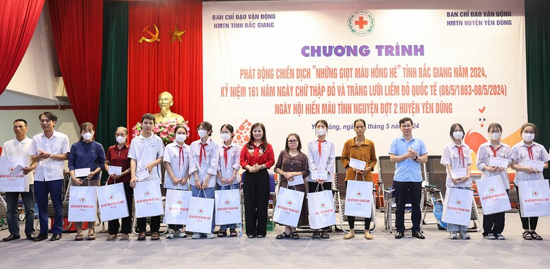 Tỉnh Bắc Giang phát động chiến dịch 'Những giọt máu hồng hè' 2024- Ảnh 1.