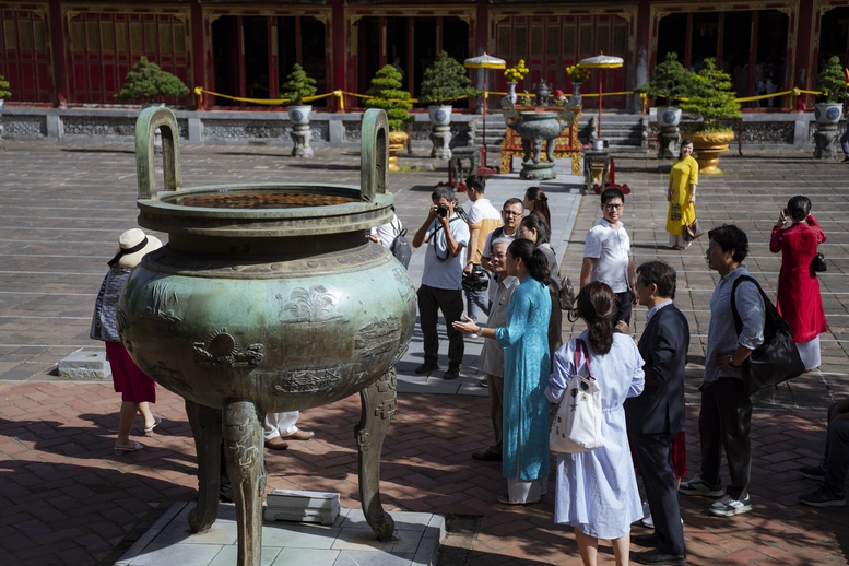 Bản đúc nổi trên chín đỉnh đồng Hoàng Cung Huế được UNESCO vinh danh- Ảnh 3.