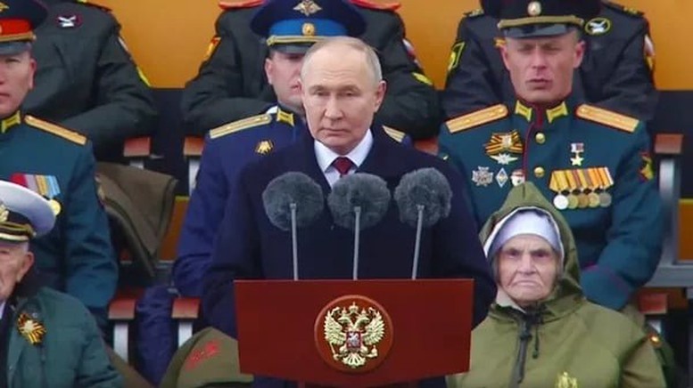 VIDEO: Khoảnh khắc ấn tượng Nga duyệt binh kỷ niệm Ngày Chiến thắng phát xít- Ảnh 1.