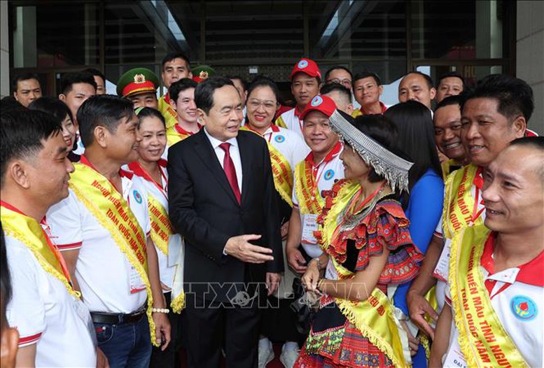 Chủ tịch Quốc hội gặp mặt người hiến máu tình nguyện tiêu biểu toàn quốc