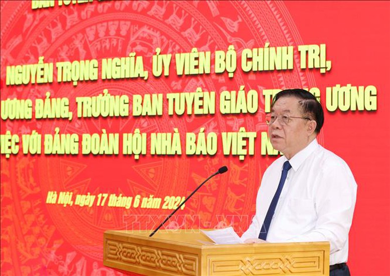 Trưởng Ban Tuyên giáo Trung ương: Chú trọng giáo dục, bồi dưỡng chính trị, đạo đức cho người làm báo- Ảnh 1.