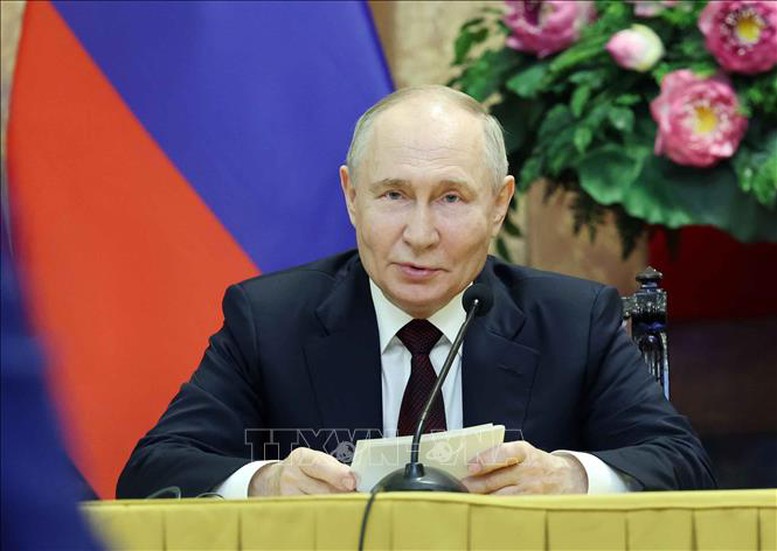 Chủ tịch nước Tô Lâm và Tổng thống Vladimir Putin gặp gỡ báo chí- Ảnh 3.