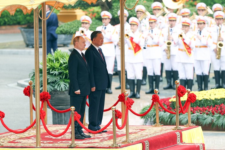 Lễ đón chính thức Tổng thống LB Nga Vladimir Putin thăm cấp Nhà nước tới Việt Nam- Ảnh 8.