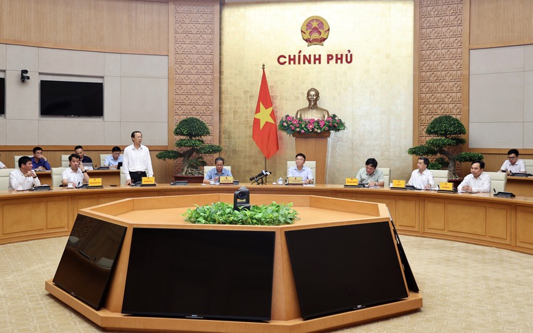 Phó Thủ tướng Lê Thành Long chủ trì cuộc họp về công tác chuẩn bị, tổ chức Kỳ thi tốt nghiệp THPT 2024