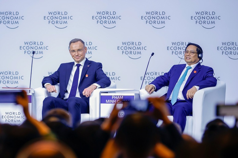 Thủ tướng tham dự Phiên khai mạc toàn thể Hội nghị WEF Đại Liên- Ảnh 2.