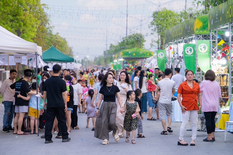 Công viên Eco Central Park hút 25.000 người dịp nghỉ lễ- Ảnh 5.