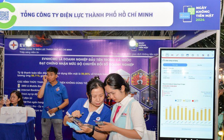 EVNHCMC sắp đạt 100% khách hàng thanh toán không tiền mặt