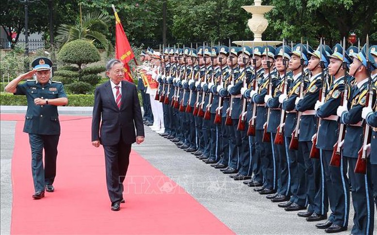 Chủ tịch nước Tô Lâm thăm và làm việc tại Quân chủng Phòng không - Không quân