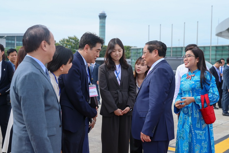 Thủ tướng Phạm Minh Chính và Phu nhân lên đường thăm chính thức Hàn Quốc- Ảnh 2.