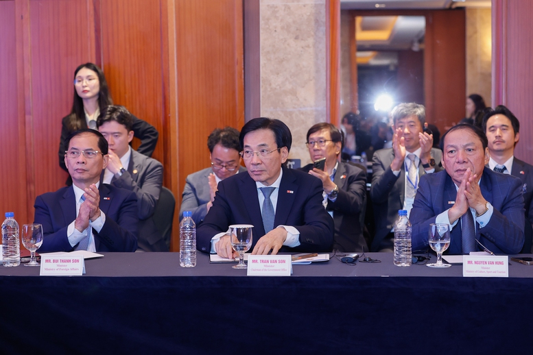 Cuộc gặp xúc động của Thủ tướng Phạm Minh Chính với những người bạn Hàn Quốc- Ảnh 8.