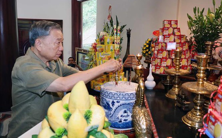 Chủ tịch nước Tô Lâm dâng hương tại Đền thờ Đại tướng Võ Nguyên Giáp