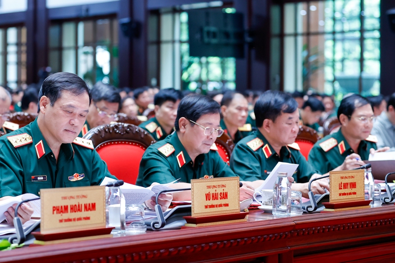 Thủ tướng Phạm Minh Chính: Nâng cao năng lực sẵn sàng chiến đấu, đáp ứng nhiệm vụ bảo vệ Tổ quốc cả trước mắt và lâu dài- Ảnh 5. Thủ tướng Phạm Minh Chính: Nâng cao năng lực sẵn sàng chiến đấu, đáp ứng nhiệm vụ bảo vệ Tổ quốc cả trước mắt và lâu dài- Ảnh 5.