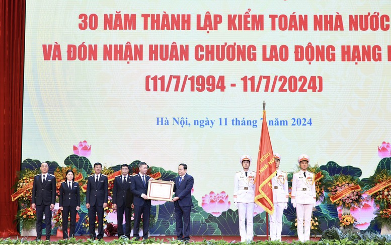 Kiểm toán Nhà nước đón nhận Huân chương lao động hạng Nhất