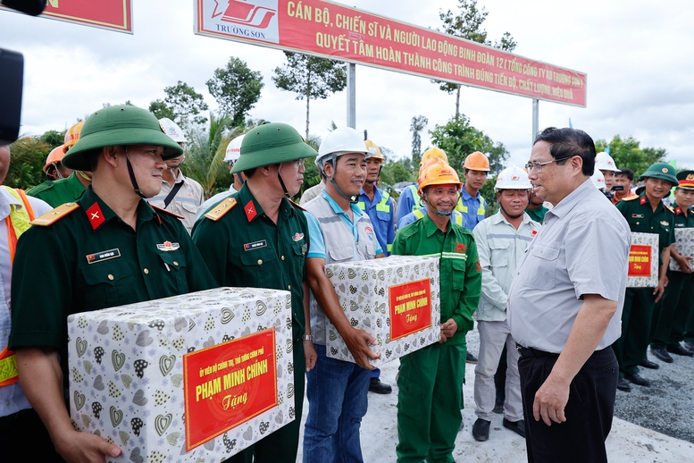 Thủ tướng: Quyết tâm hoàn thành khoảng 1.200 km cao tốc cho ĐBSCL- Ảnh 7.