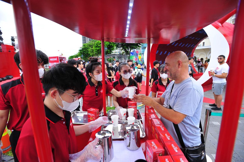 Chuỗi hoạt động "Khơi mở thế giới của bạn" của NESCAFÉ thu hút hàng nghìn người- Ảnh 2.