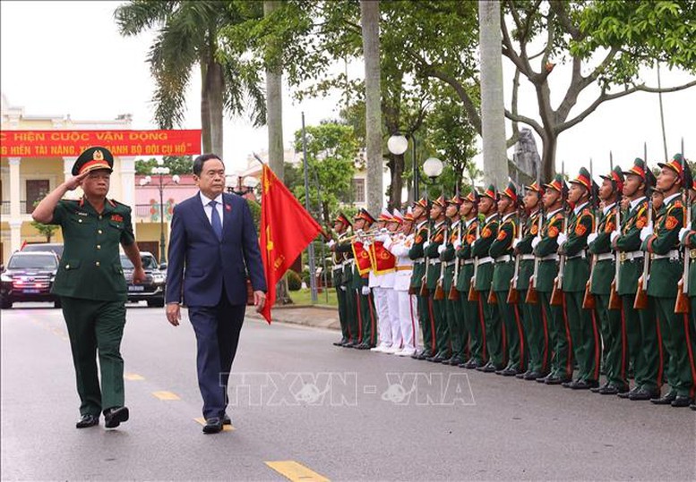 Chủ tịch Quốc hội thăm và làm việc tại Bộ Tư lệnh Quân khu 3- Ảnh 1.