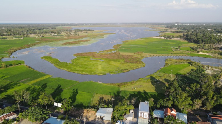 Bảo tồn hệ sinh thái đất ngập nước hồ Sông Đầm gắn với phát triển du lịch- Ảnh 1.