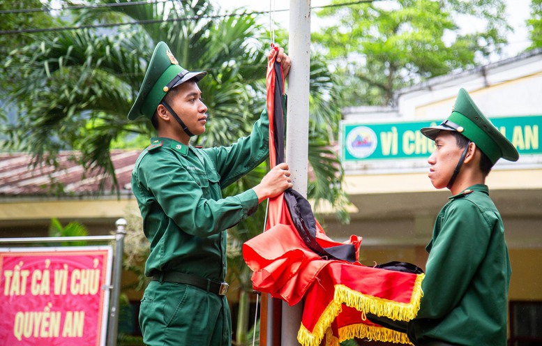 Đồng bào biên giới, ngư dân treo cờ rủ tưởng nhớ Tổng Bí thư Nguyễn Phú Trọng- Ảnh 5.