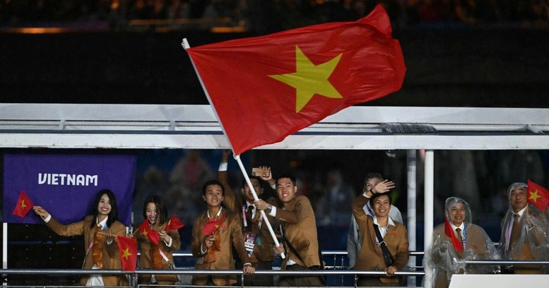 VIDEO: Độc đáo, ấn tượng lễ khai mạc Olympic Paris 2024