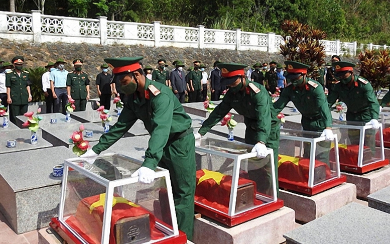 Đề xuất chế độ, chính sách đối với cá nhân làm nhiệm vụ tìm kiếm, quy tập hài cốt liệt sĩ- Ảnh 4. Tìm kiếm, quy tập hài cốt liệt sĩ: Trách nhiệm và mệnh lệnh từ trái tim