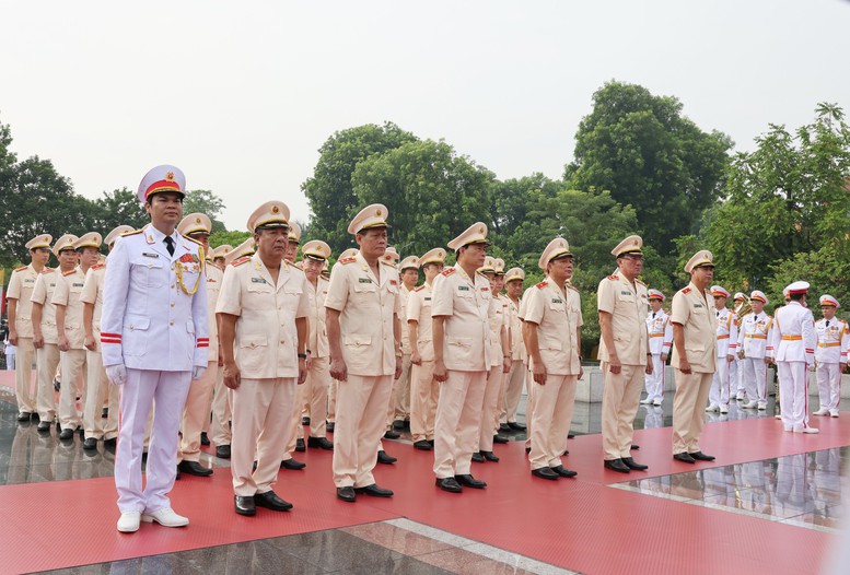 Lãnh đạo Đảng, Nhà nước viếng Chủ tịch Hồ Chí Minh và các Anh hùng liệt sĩ- Ảnh 11.