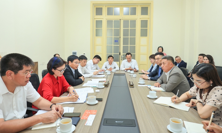 Tập đoàn công nghệ hàng đầu Trung Quốc mong hợp tác làm đường sắt tại Việt Nam
- Ảnh 1.