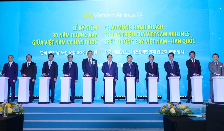 Thủ tướng: Vietnam Airlines cần phát huy hơn nữa vai trò cầu nối Việt Nam - Hàn Quốc- Ảnh 1.