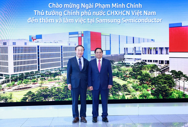 Thủ tướng Phạm Minh Chính thăm tổ hợp bán dẫn của Samsung- Ảnh 3.