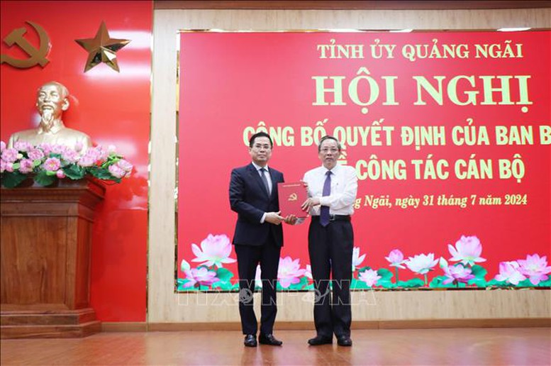 Ông Nguyễn Hoàng Giang giữ chức Phó Bí thư Tỉnh ủy Quảng Ngãi- Ảnh 1.