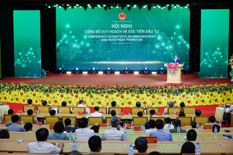 Thủ tướng kỳ vọng Hưng Yên phát triển vào nhóm dẫn đầu cả nước, góp phần làm nên 'kỳ tích sông Hồng'- Ảnh 11. Thủ tướng kỳ vọng Hưng Yên phát triển vào nhóm dẫn đầu cả nước, góp phần làm nên 'kỳ tích sông Hồng'- Ảnh 11.