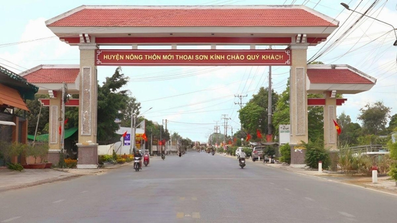 Huyện Thoại Sơn (An Giang) đạt chuẩn nông thôn mới nâng cao- Ảnh 1.