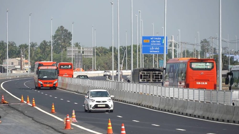 Sửa đường, đền bù nhà rung nứt khi làm cao tốc Mỹ Thuận-Cần Thơ- Ảnh 1.